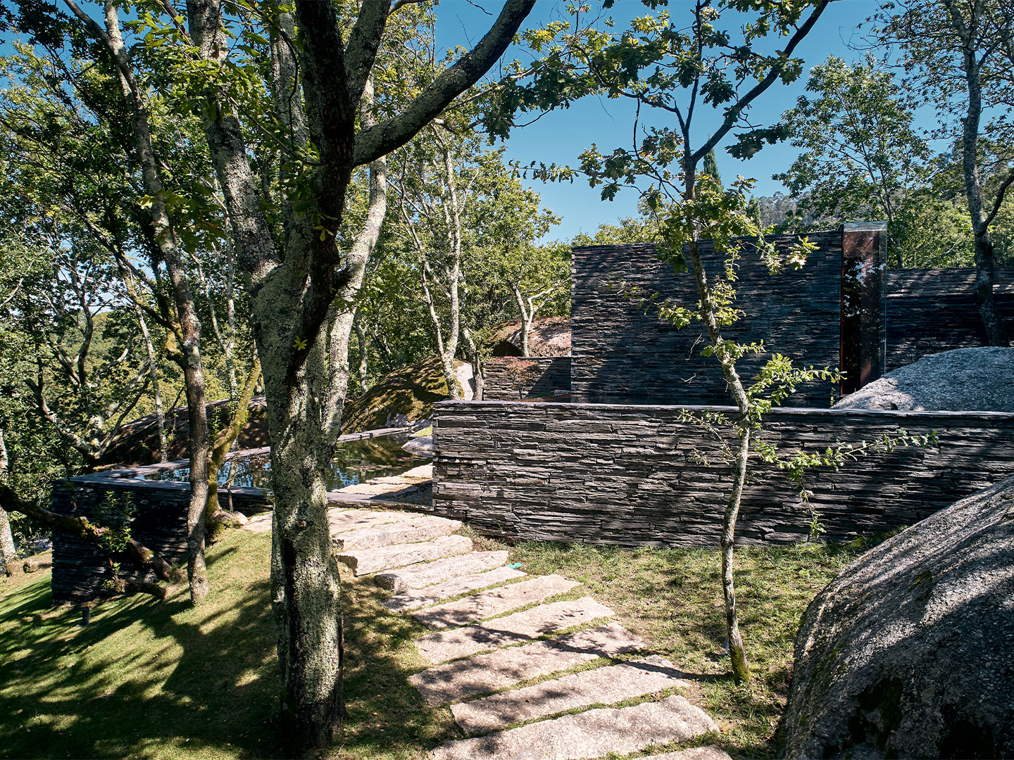 Chapel and Meditation Room by Studio Nicholas Burns