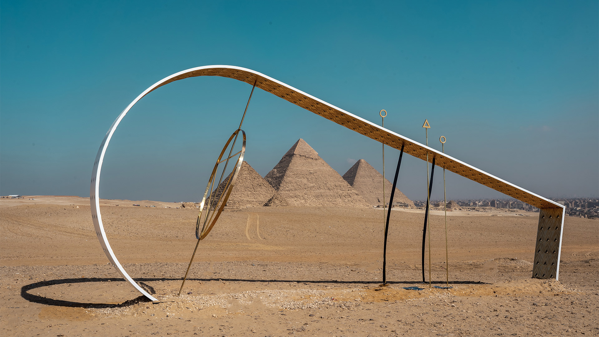 Daily Architecture News The first art exhibition at Egypt’s Giza Pyramids in 4500 years
