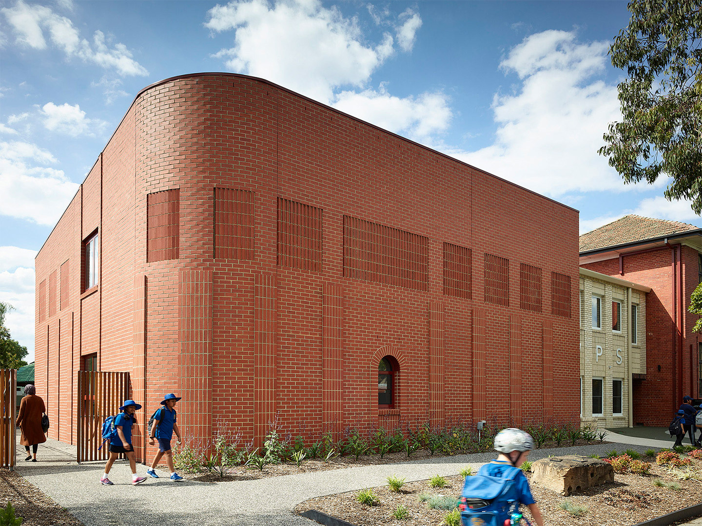 Pascoe Vale Primary School by Kosloff Architecture in Melbourne